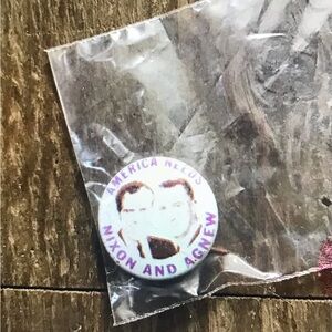 1976 reproduction Vintage Political Pinback Button - Nixon and Agnew
